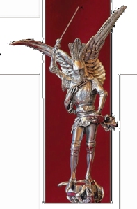 A menudo la iconograf�a representa a San Miguel como un magn�fico guerrero luchando contra Lucifer